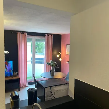 Superb For 4 People, Center - Auto Museum Appartement